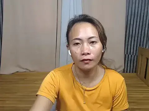 joanpetite on StripChat