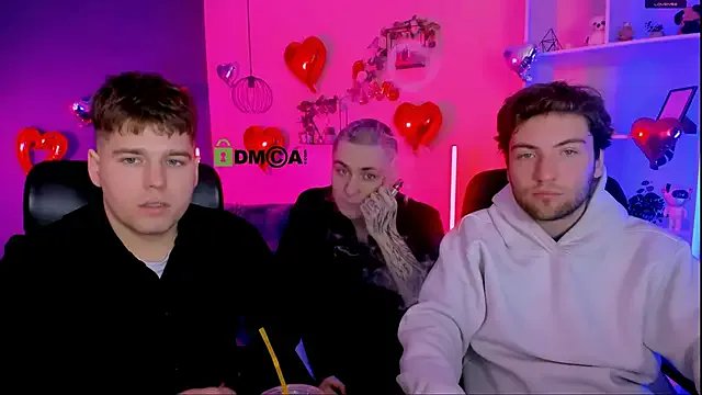 joseph_bear_ — show ass in doggy style