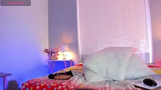 JoyceBlake on StripChat