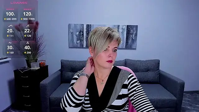 Julia_Wilsone on StripChat