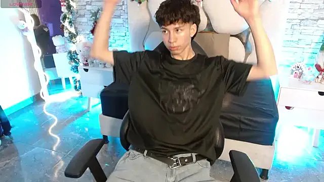 kaelwolf_tay on StripChat