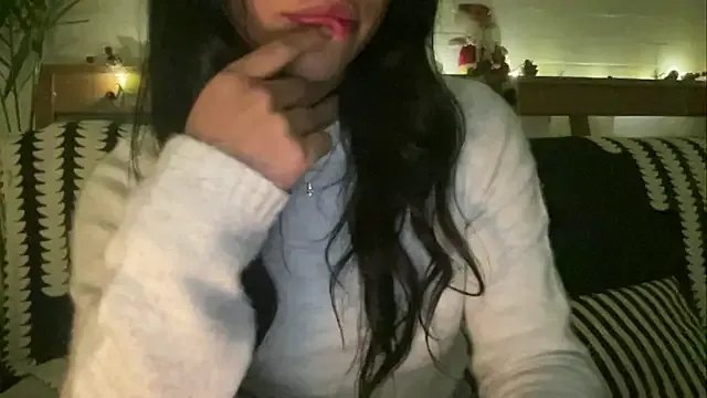 kaithra on StripChat