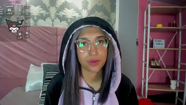 Karin_Ks on StripChat