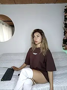 Karolgood3 on StripChat