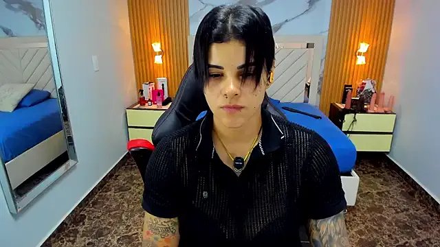 KAROLLJONES1 on StripChat