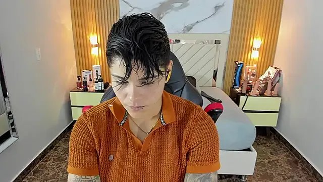 KAROLLJONES1 on StripChat