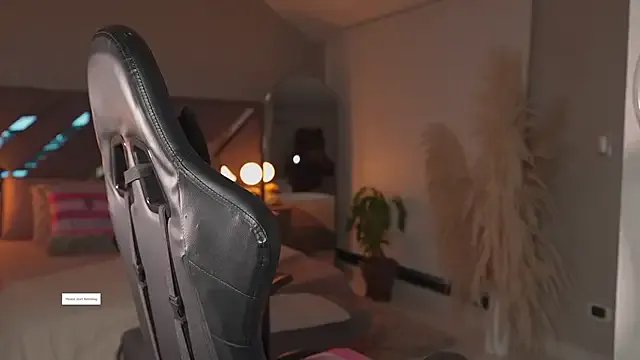 KateOwens — Ass grab + moan 