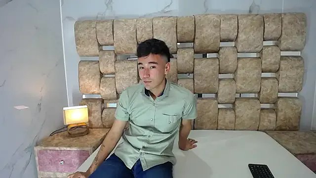 KathyAiden on StripChat