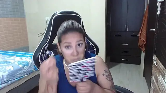KathyHardcore69 on StripChat