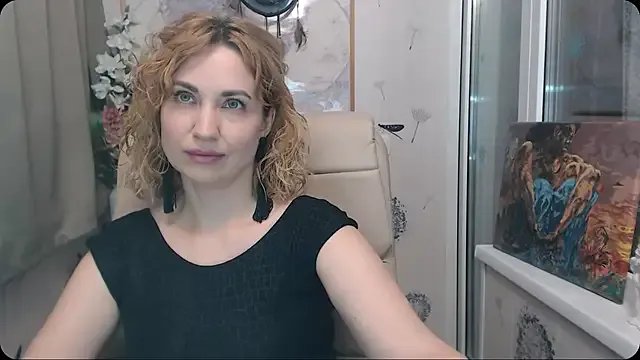 KatrinAlluring on StripChat