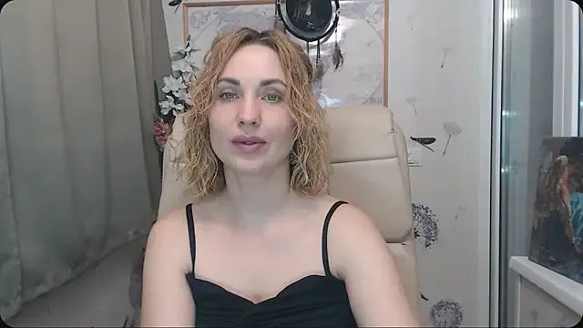 KatrinAlluring on StripChat