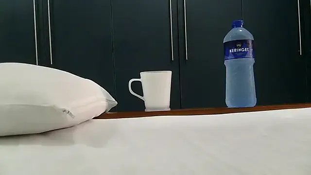 katt008 on StripChat