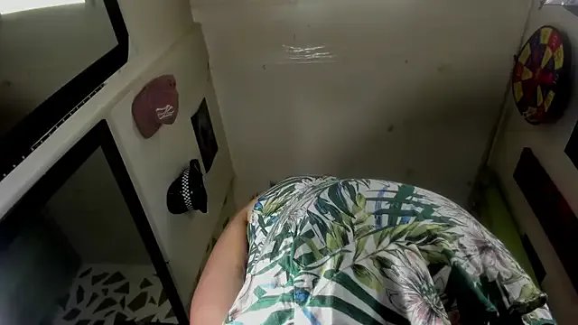 Kazsandraa on StripChat