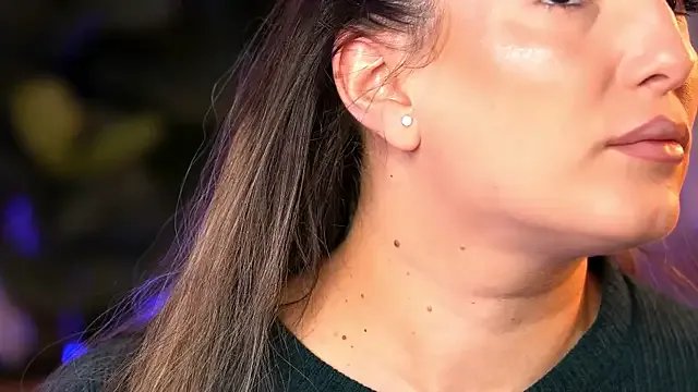 KellyMathews on StripChat