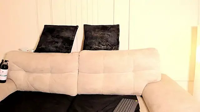 Kenia_Storm — Buttplug + bounce ass