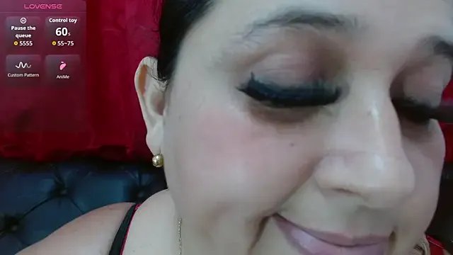 Kerly_Doll on StripChat