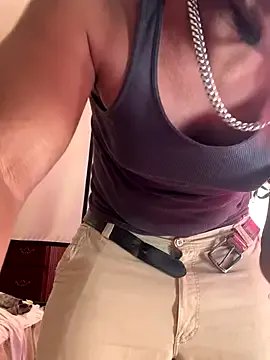 KeYBuMp323 on StripChat