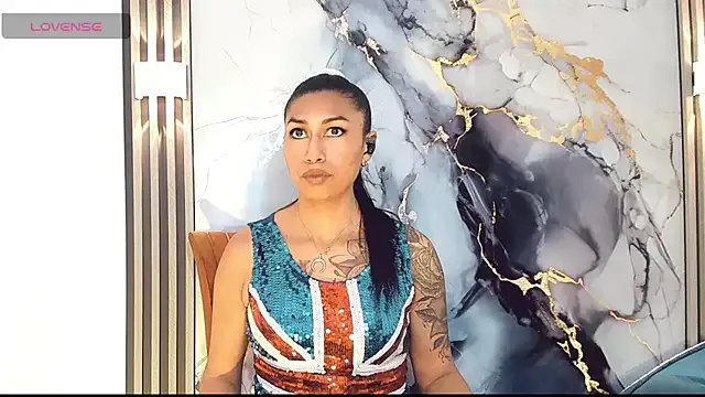 khiara_moretti on StripChat