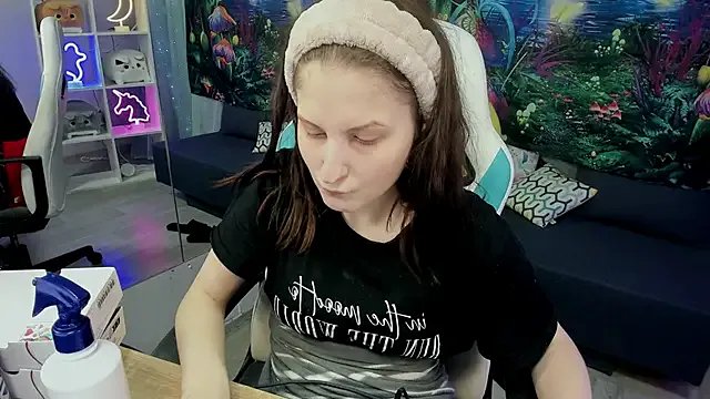 KiraDuvall on StripChat