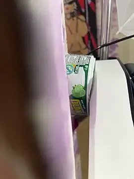 Kitty_Melodi — saliva en las tetas