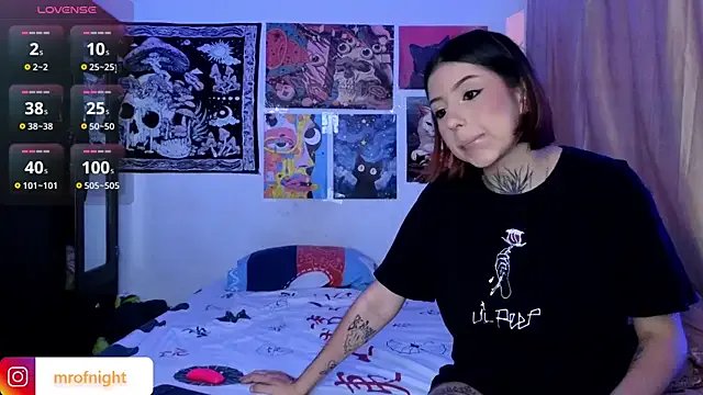 kitty_of_nighttt on StripChat