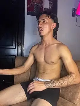 Kriss_Edwards on StripChat