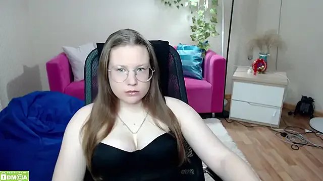 kuri_u — show thigh