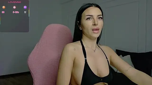 Lady_charm__ on StripChat