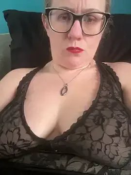 lady_gloria69 — defonce chatte avec gode XL