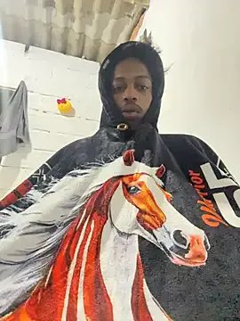 Larry-n-clouds on StripChat