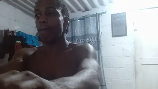 Larry-n-clouds on StripChat