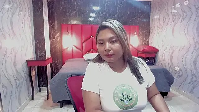 LatinaHoleQueen's avatar