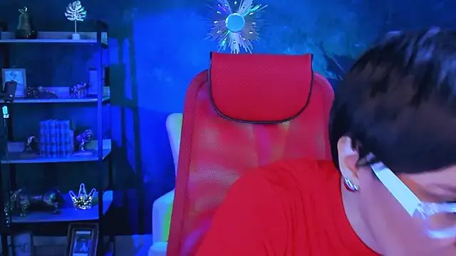 LauraDavidsons's avatar