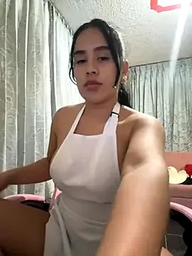 laure_torres on StripChat