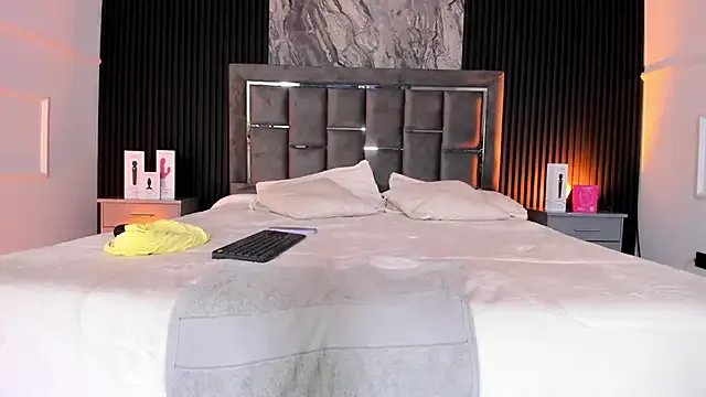 Laureenwells on StripChat