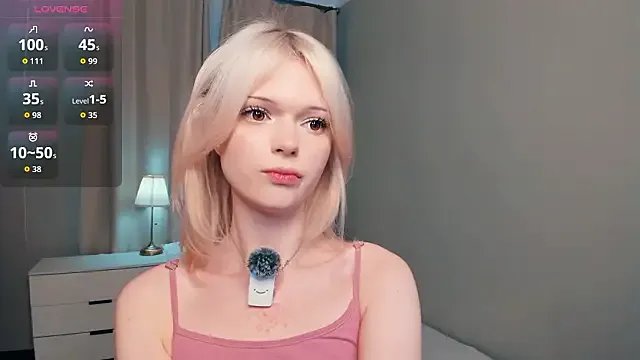 LaureMestler on StripChat