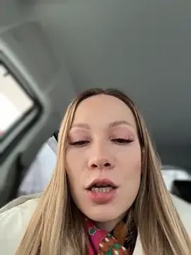 LavenderHot on StripChat