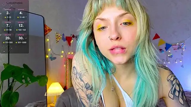 lavenderluxe on StripChat