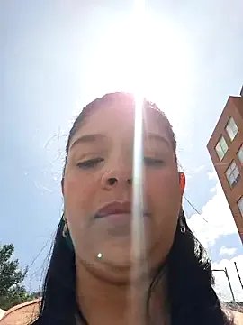 Layla-daring on StripChat