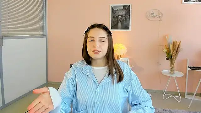 LeanneDinkle — show of my lips