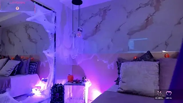 LeaThompson on StripChat