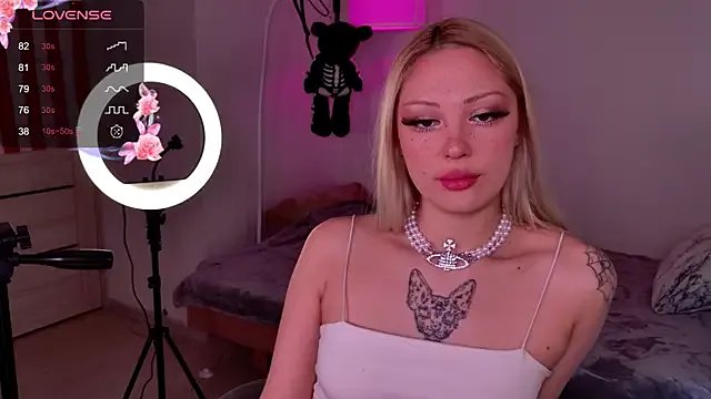 LeksaCandy on StripChat