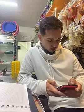 Leonardmoppet on StripChat