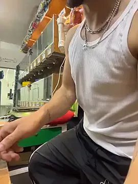 Leonardmoppet on StripChat