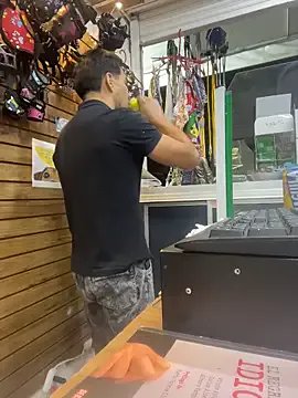 Leonardmoppet on StripChat