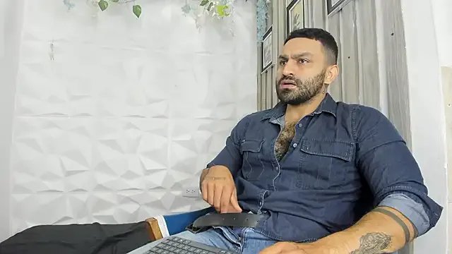 LeonidasKaiser on StripChat