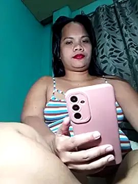 lexilicious_69 on StripChat