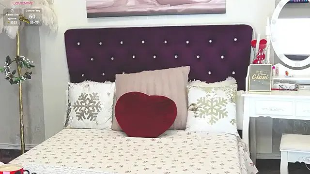 LexyLee17 — play pussy and pierced clit