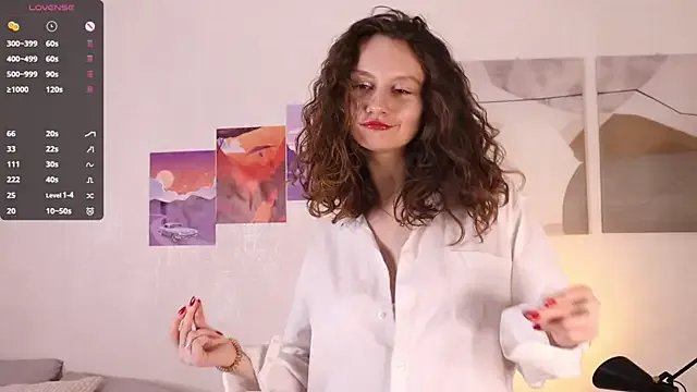 Leya_Curly — Pinch nipples
