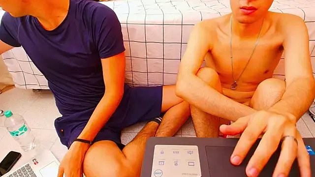 Liam_Moss on StripChat